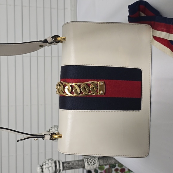 GUCCI SMALL SYLVIE WHITE CALFSKIN SHOULDER BAG - Picture 8 of 17